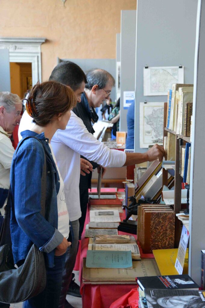 4f39e3fb-59e9-4a66-b8dd-b9b49d26b57c-681x1024 Dall’1 al 3 settembre a Città di Castello la XXIII Mostra del Libro antico e della Stampa Antica