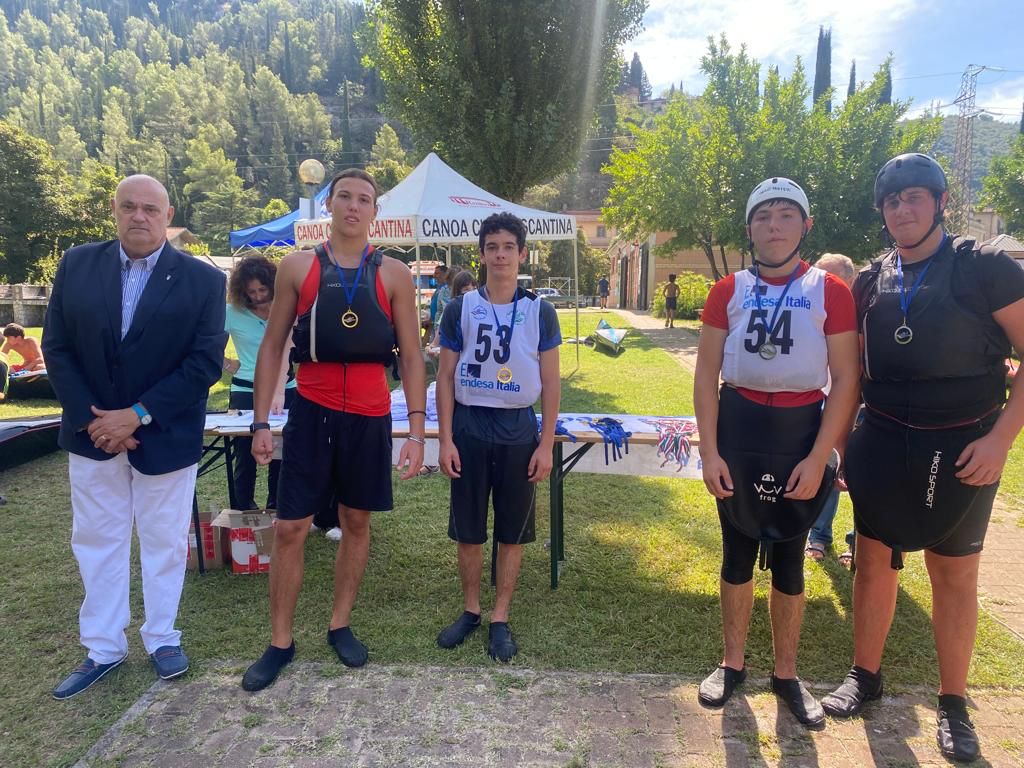 21ff5313-c4d6-4e76-b346-80b87790f101 Il Canoa Club di Città di Castello fa il pieno di medaglie al Campionato Italiano di Arrone lungo le acque del fiume Nera