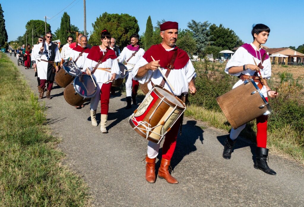 5f3b2e0a-21ce-4cdd-b723-4b23b5887201-1024x698 I Tamburini della Compagnia dei Balestrieri di Città di Castello alla rievocazione della Battaglia di Montaperti 1260