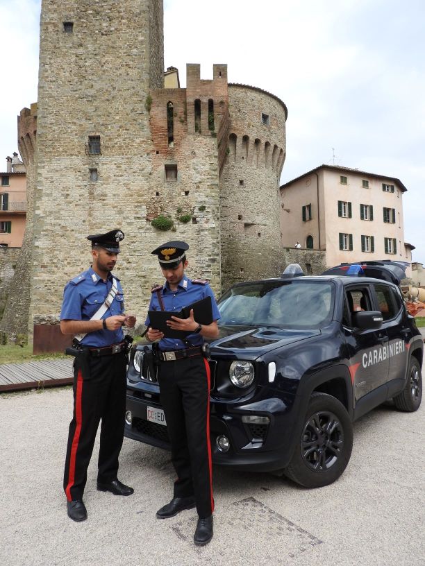 Umbertide: indebito utilizzo di carte di credito, 39enne deferita all’autorità giudiziaria