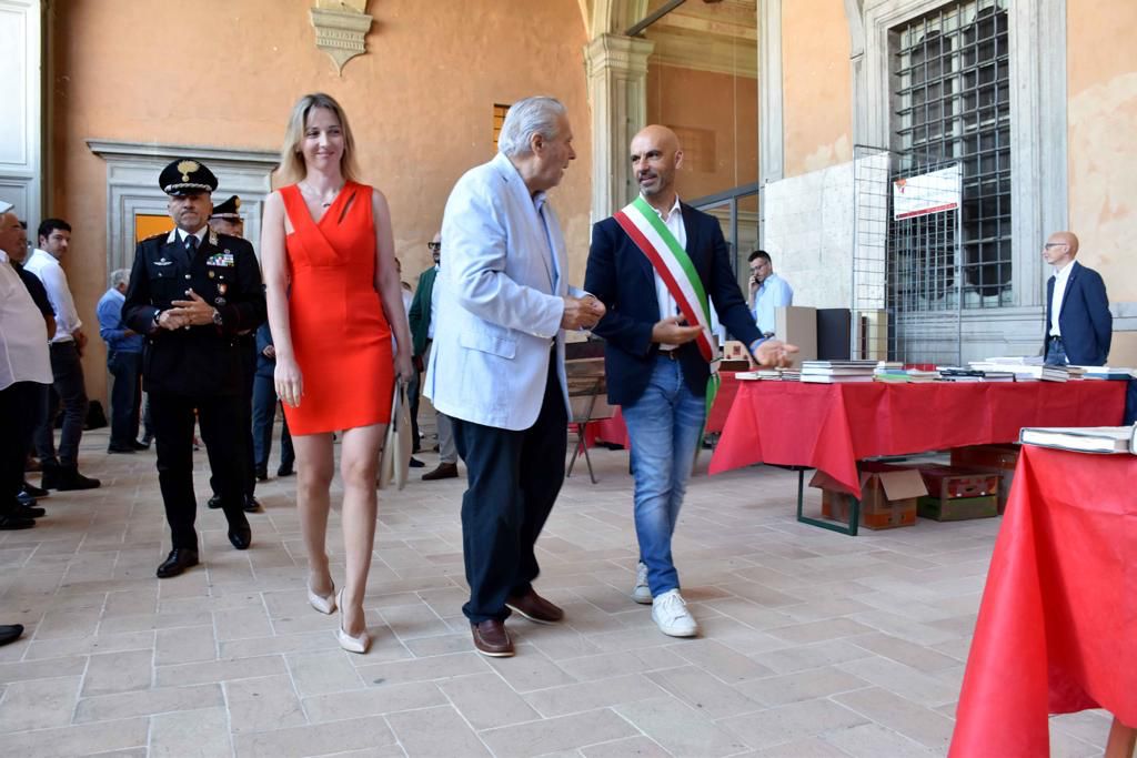 IMG-20230904-WA0011-1 Tanti visitatori e ottime vendite alla mostra “del Libro antico e della Stampa Antica”, 23esima edizione