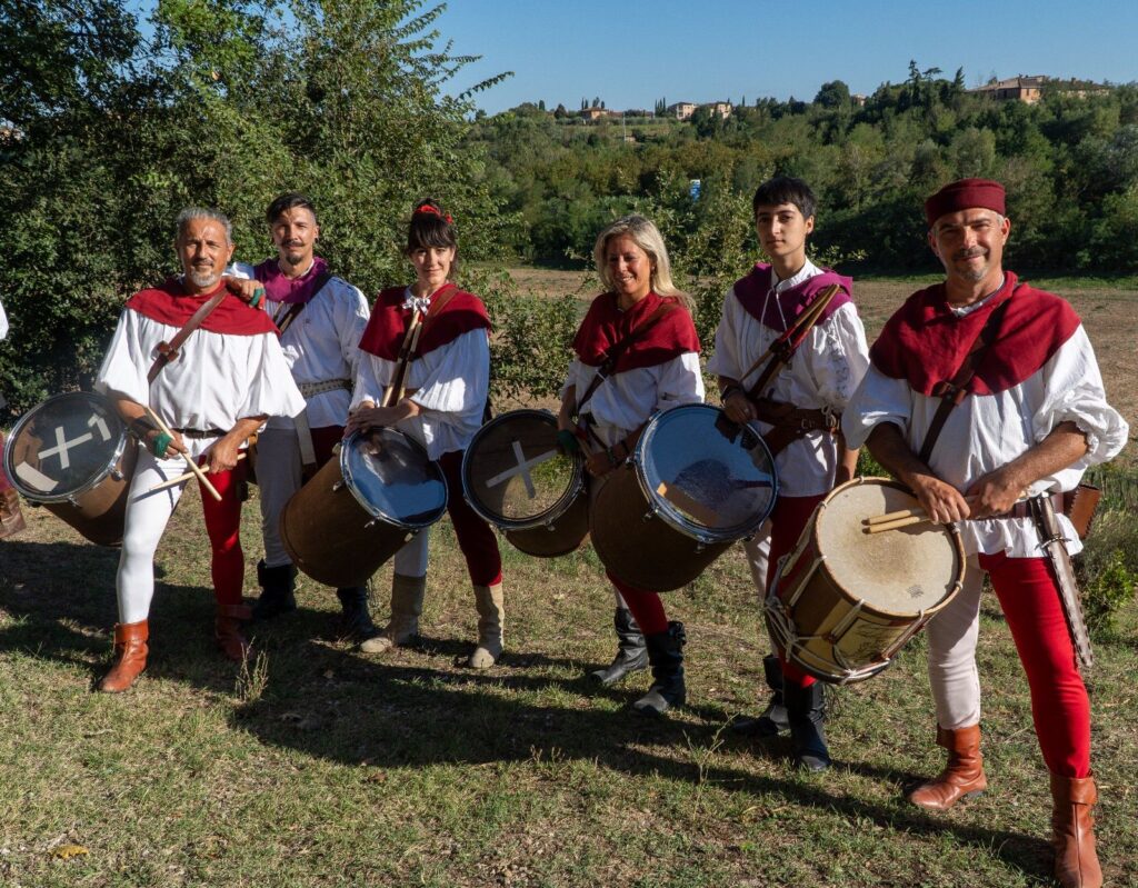 a08f7a29-260c-45db-936d-1811f85ab99f-1024x799 I Tamburini della Compagnia dei Balestrieri di Città di Castello alla rievocazione della Battaglia di Montaperti 1260