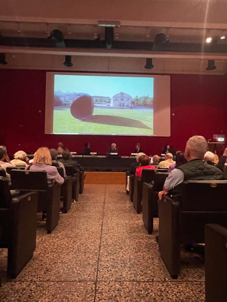 Il restauro del Grande Ferro R di Alberto Burri